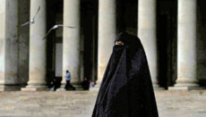 Muslims threaten 12-year-old girl in Italy: "Put on a burqa, or we'll kill you"