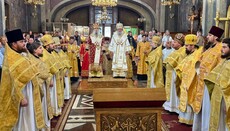 У соборі Чернівців звершили молебень у річницю його невдалого захоплення