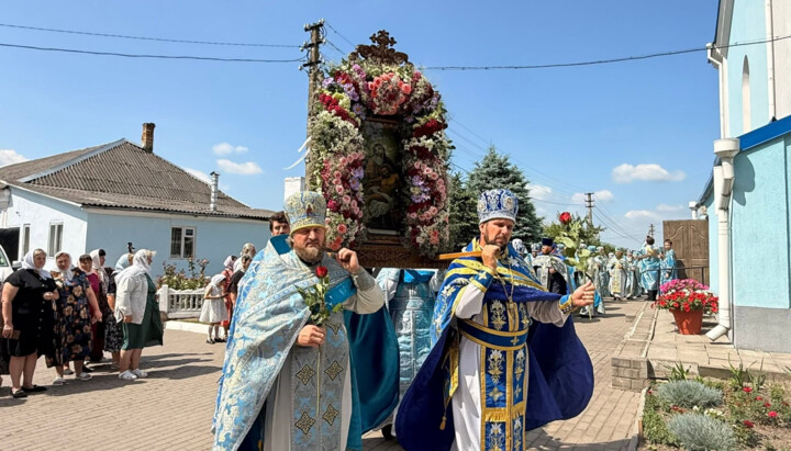 The prayer procession at the Hoshcha Convent of the UOC. Photo: Rivne Eparchy
