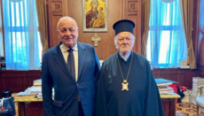 Глава Фанару обговорив з почесним консулом Греції у Херсоні обстріли храмів