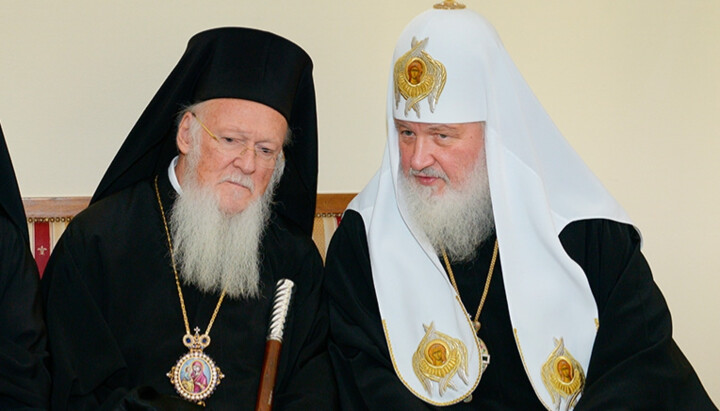 Patriarchs Bartholomew and Kirill. Photo: Orthodoxia News Agency
