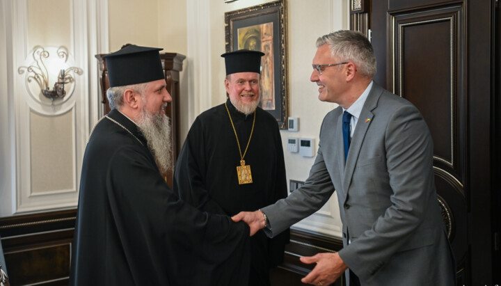 Dumenko received a British delegation at his residence. Photo: OCU press service