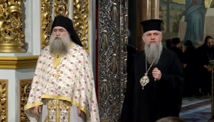 Игумен Нового Эсфигмена Варфоломей и Епифаний Думенко. Фото: скриншот трансляции ПЦУ