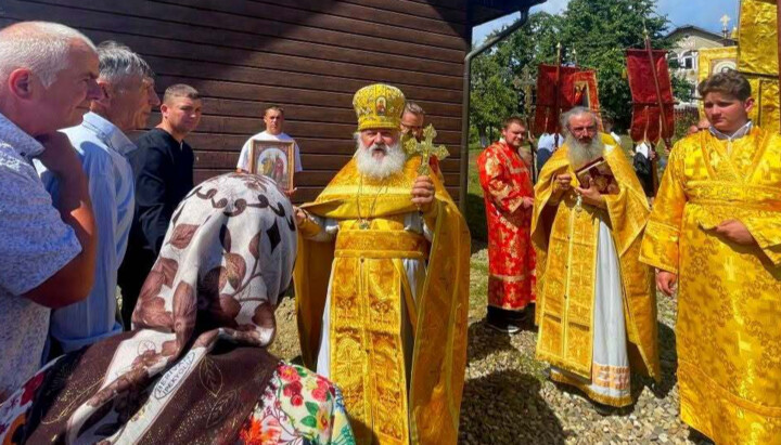 Гнана громада УПЦ у Старих Бросковцях відсвяткувала престольне свято. Фото: Фейсбук віруючих Чернівецької єпархії