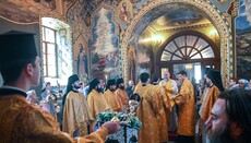 Думенко свез людей в Лавру на престольный праздник храма у Дальних пещер