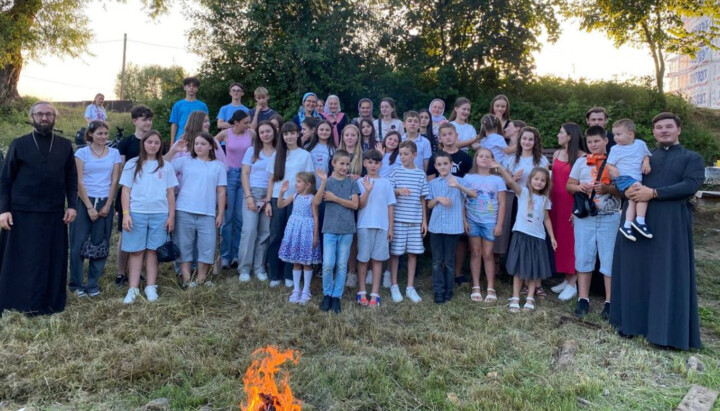 Στις επαρχίες της ΟΕΚ πραγματοποιήθηκαν καλοκαιρινές κατασκηνώσεις και θεολογικές συναντήσεις για τη νεολαία
