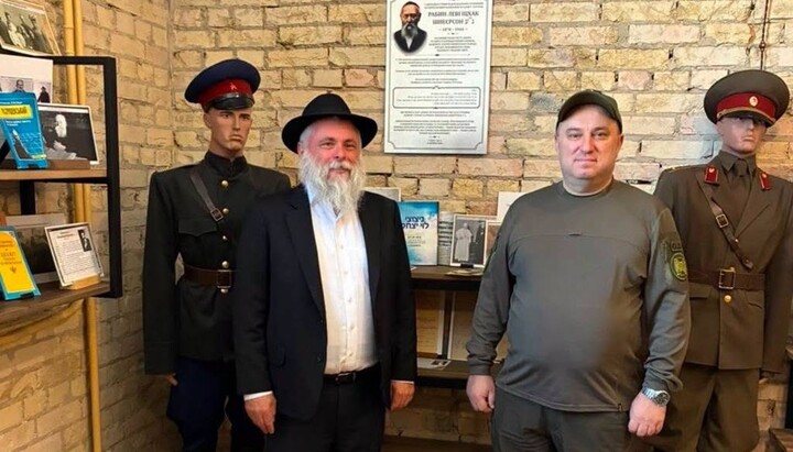 Unveiling of the memorial plaque at the Kyiv pre-trial detention center. Photo: JCC BEIT Menachem KYIV Facebook page