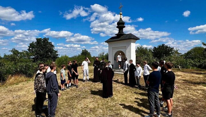 Слет пономарей в палаточном лагере на территории Нещеровского монастыря. Фото: Фейсбук архиепископа Ионы