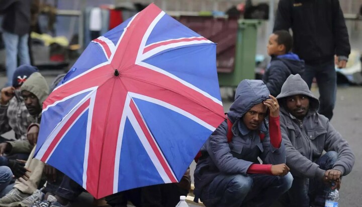 Migrants in the UK. Photo: REUTERS