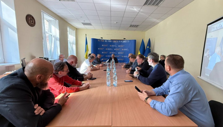 Зустріч членів ВРЦіРО з керівництвом ДЕСС. Фото: сайт ДЕСС