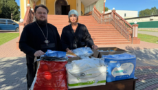 Хмельницька єпархія передала медичну допомогу Святогірській лаврі