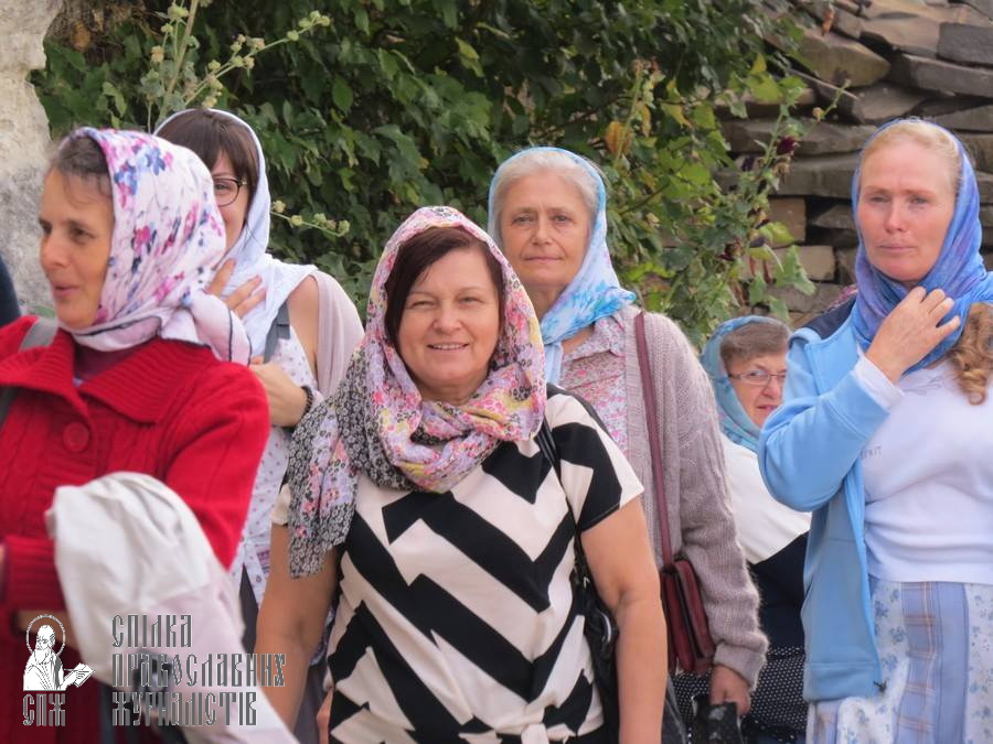 «Тут ближче до Бога»: як пройшло престольне свято у Лядовському монастирі фото 15