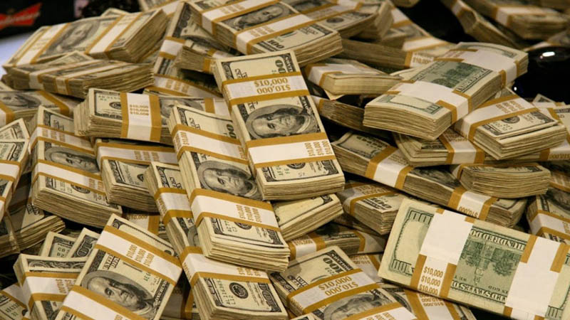 Всемогущие деньги и их место в нашей жизни фото 1