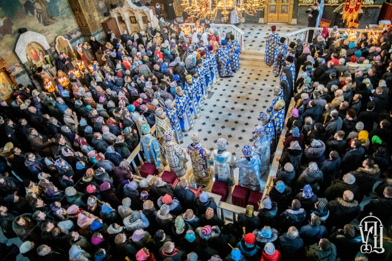 Всенічне бдіння УПЦ в Трапезному храмі Лаври.